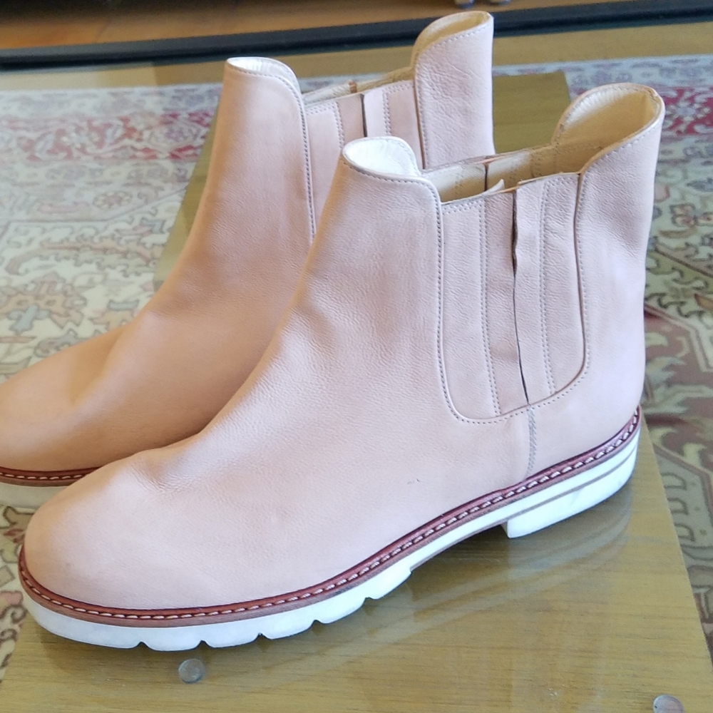 New Stuart Weitzman Milano Chelsea Boot Nude Sz 9